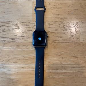 Space Gray Series 3 Apple Watch 40mm
